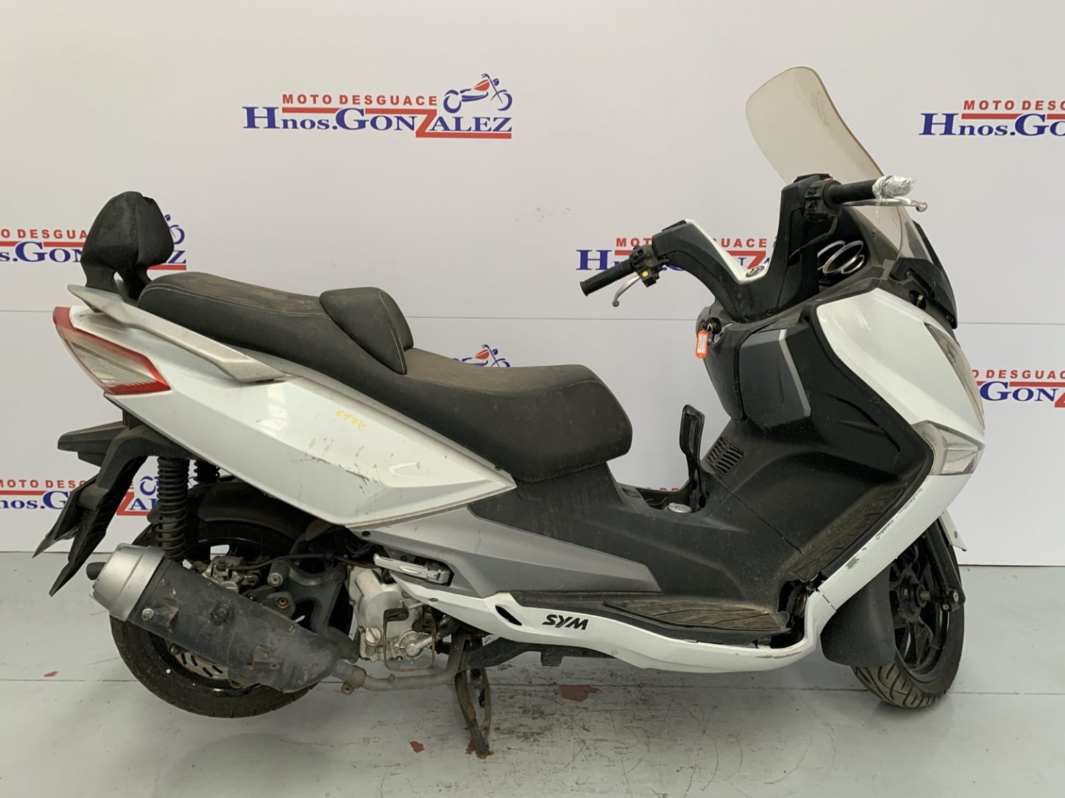 Plaquettes de frein Arrière ~ SYM GTS 300 Joymax Sport ABS 2016+ ~ TRW